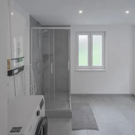 Monteur- & Gaestewohnung In Mit Kueche, Wlan & Parkplatz In - Sch01 Daire Schramberg